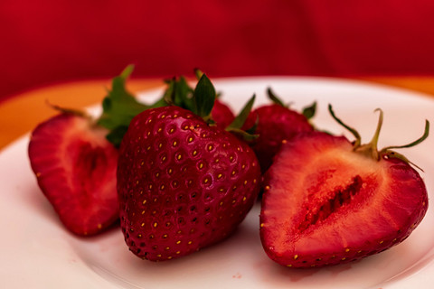 Больше всего витамина С содержится в этих ягодах — 85 мг на порцию, а также А также в них много марганца, который помогает поддерживать стабильный уровень сахара в крови. Только важно иск...
