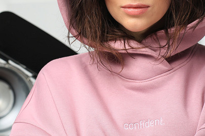 Все мы делим пополам: 5 вещей, которые стоит стащить из мужского гардероба