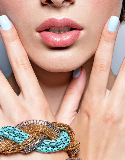 Руки убери: 7 ошибок, которые вредят твоим ногтям и выдают возраст