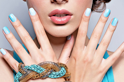 Руки убери: 7 ошибок, которые вредят твоим ногтям и выдают возраст