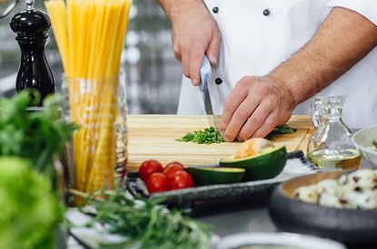 Медленно, но верно: что такое slow cooking и какие блюда можно готовить не спеша