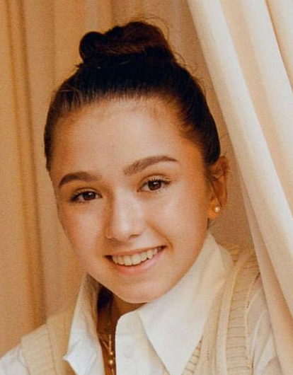 Камила Валиева вышла в свет с новым спутником