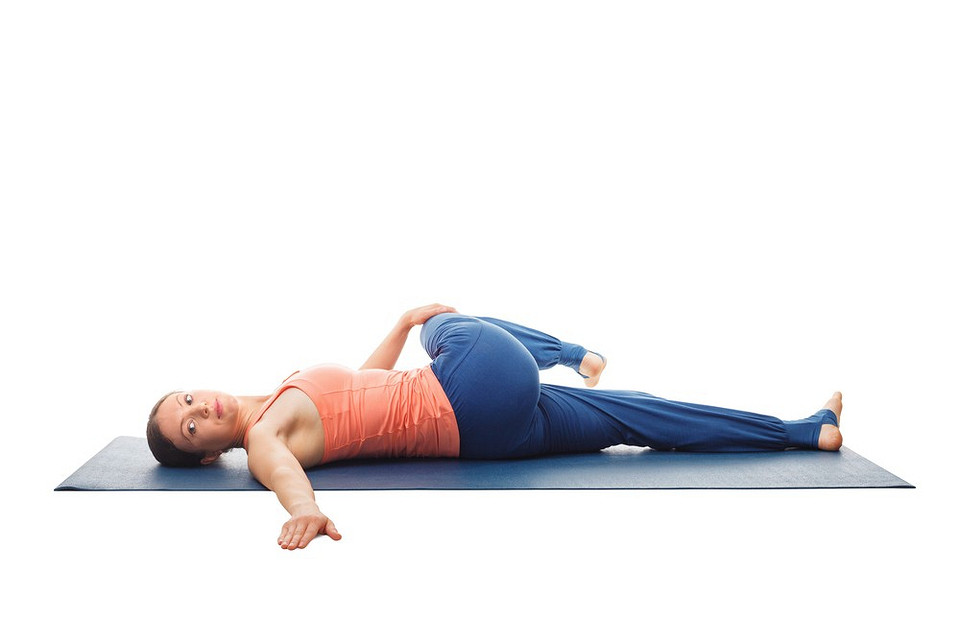 Снять боль и улучшить гибкость: 12 упражнений для растяжки спины