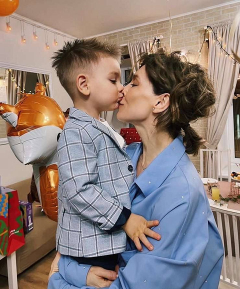 Елена Подкаминская впервые показала младшего сына