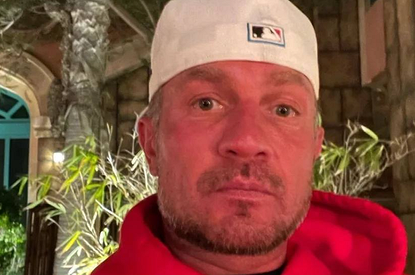 «Шансы 50 на 50»: врачи боятся выводить Романа Костомарова из комы