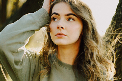 «Это вам не кофта!»: в чем разница между свитшотом, лонгсливом и худи