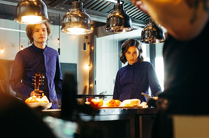 Первый в мире сериал про пирожное макарон — смотри и получай призы