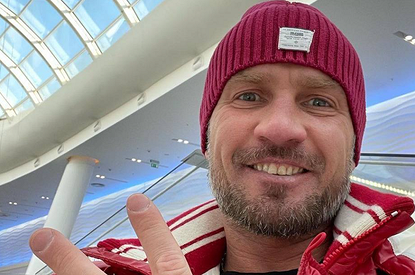 «Некроз перешел на стопы»: Роману Костомарову могут ампутировать ногу