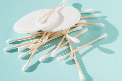 7 необычных способов использовать ватные палочки в быту