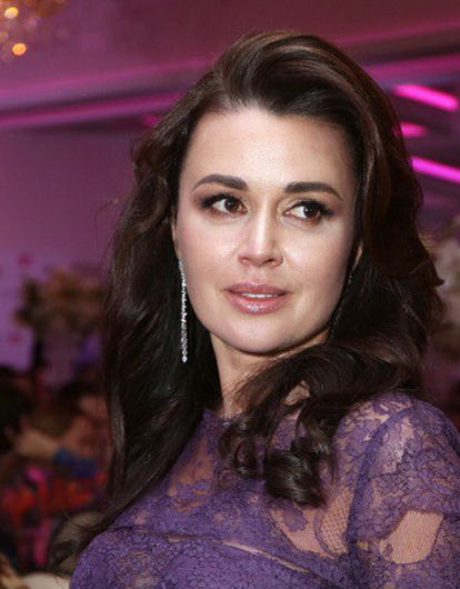 Стали известны новые подробности состояния тяжелобольной Анастасии Заворотнюк