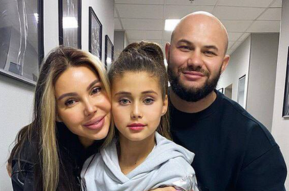 «Понимаю, что тебе тяжело с папой»: дочка Самойловой поддержала маму в конфликте с Джиганом