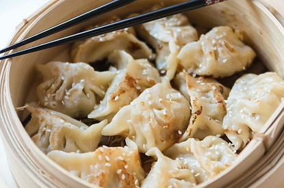 От равиоли до курзе: 5 разновидностей пельменей со всего мира (и как правильно их есть)