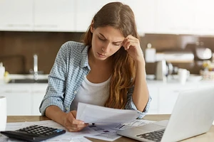 Спасательный круг: как оформить кредитные каникулы в 2023 году (кому и в каких случаях они доступны)