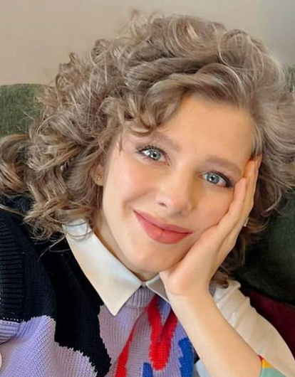 Лиза Арзамасова показала редкий кадр со съемок продолжения «Папиных дочек»