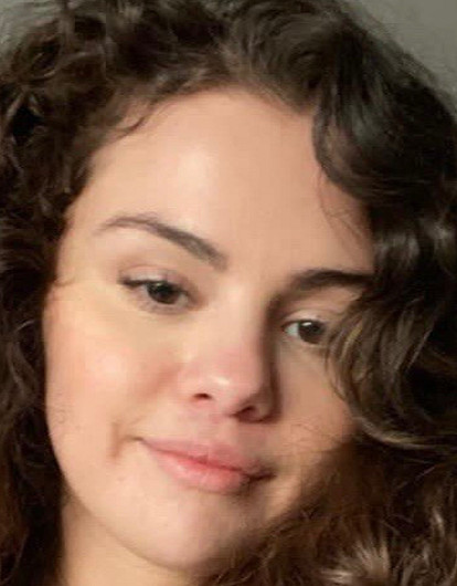 Конфликты с Хейли Бибер и нездоровый образ жизни: за что еще не любят Селену Гомес