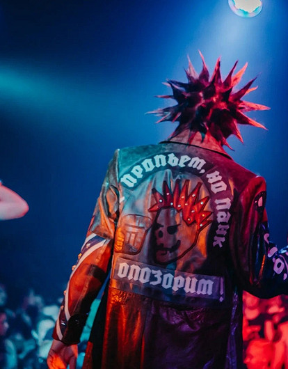 «Фанател так, что удалил передние зубы»: истории людей, на жизнь которых повлияла группа «Король и Шут»