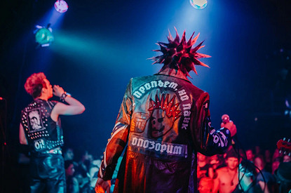 «Фанател так, что удалил передние зубы»: истории людей, на жизнь которых повлияла группа «Король и Шут»