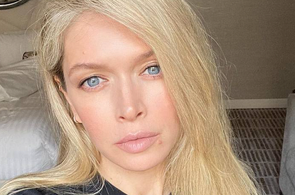 Вера Брежнева перекрасилась в брюнетку и сделала каре (фото)