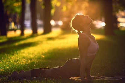 Йога для спины: простые асаны против боли (подойдут даже новичкам)