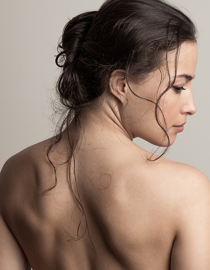 Прыщи на спине: причины и как от них избавиться