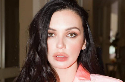 Ольга Серябкина похвасталась фигурой в откровенном наряде (фото)