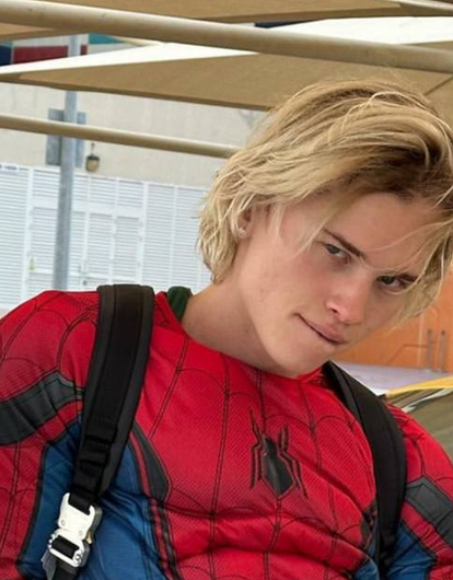 Остался без денег: обнищавший Даня Милохин в три раза снизил гонорар за концерты