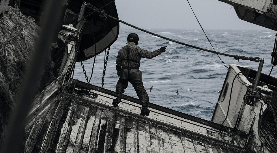 «Слабакам тут не место!»: профессиональный рыбак об особенностях своей работы (бонус: советы по выбору икры)