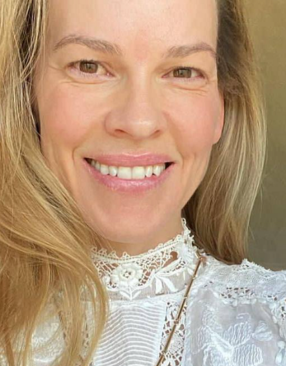 48-летняя Хилари Суонк впервые стала мамой