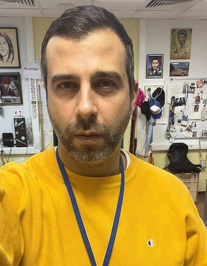 Иван Ургант дал концерт в уличном переходе