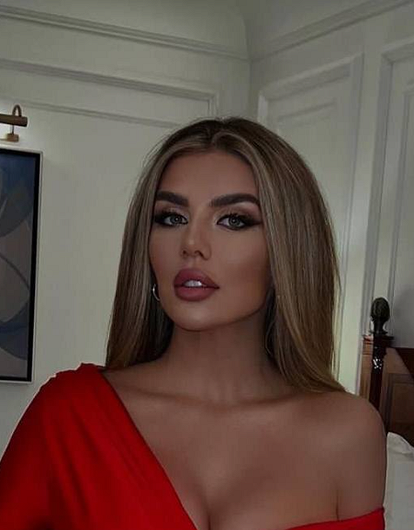 Анна Седокова приняла участие в откровенной фотосессии