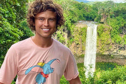 «Ищет себе мамочек»: почему Прохор Шаляпин любит женщин постарше и с кем артист встречается сейчас