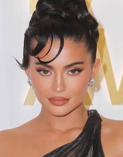 Официально: Кайли Дженнер встречается с Тимоти Шаламе