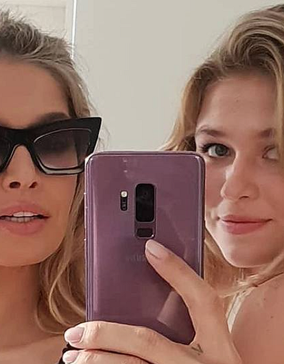 22-летняя дочь Веры Брежневой разделась на камеру (фото)