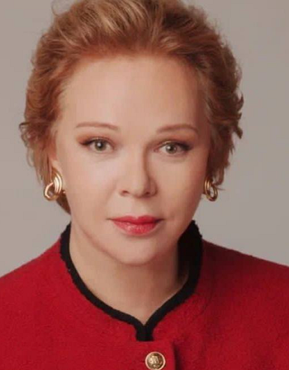 Елена Валюшкина тайно вышла замуж и показала нового супруга