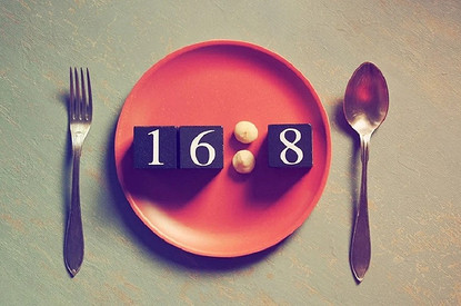 Худеем по часам: интервальное голодание 16/8 (схемы для начинающих)