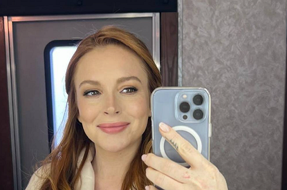 Линдси Лохан выложила первое фото с округлившимся животом