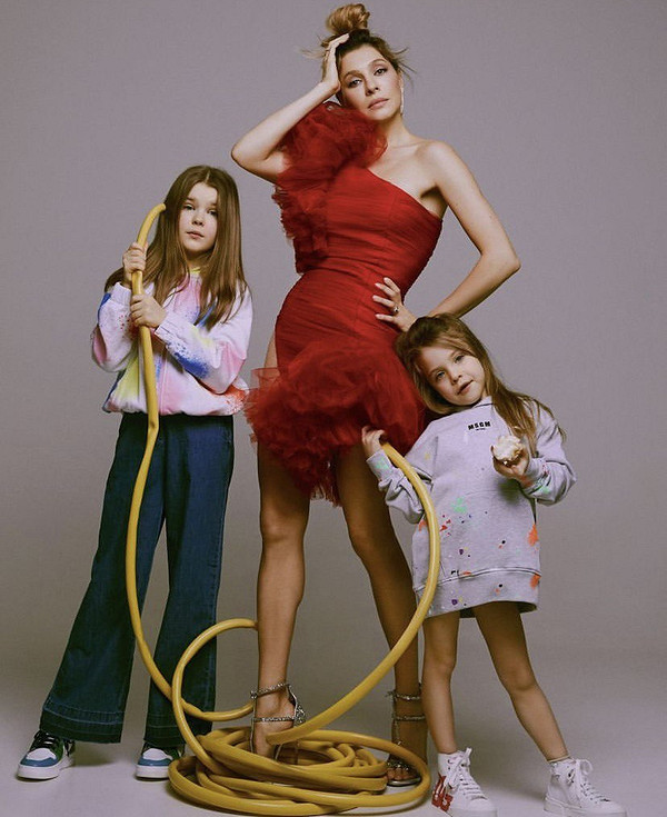 Елена с дочерьми Полиной и Евой