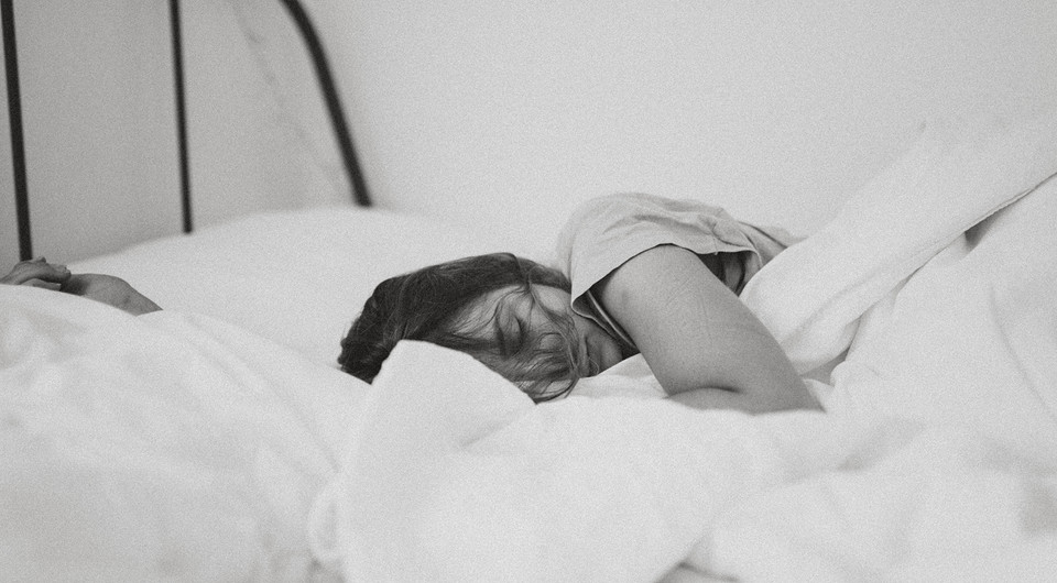 Если хочется спать днем: 4 главные причины и как быстро вернуть бодрость