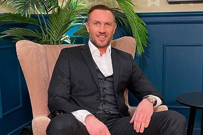 Роман Костомаров впервые вышел на связь и показал свое первое фото после тяжелой болезни