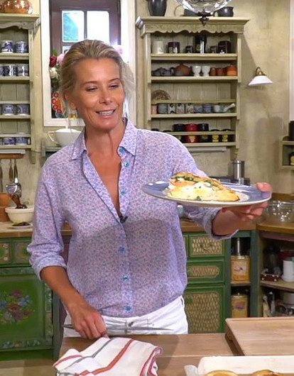 «А ведь раньше это казалось нормальным»: почему в 2023 году Юлия Высоцкая и ее готовка стали мемом