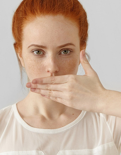 Убираем носогубные складки с помощью самомассажа лица