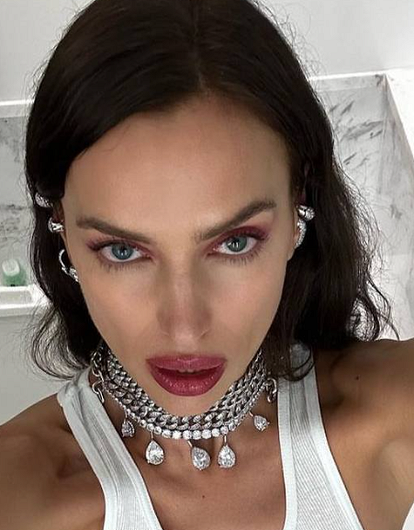 Ирина Шейк потрясла своим откровенным нарядом на Каннском кинофестивале