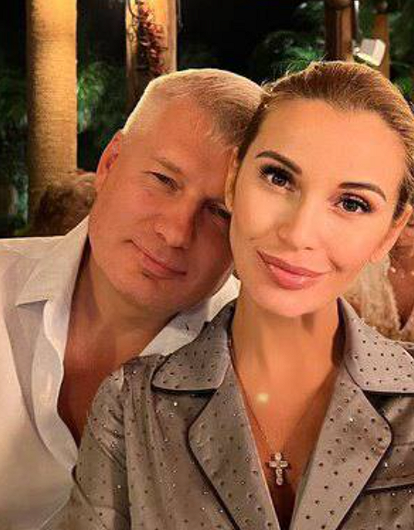 Оставила дочь: Ольга Орлова уехала с мужем за границу