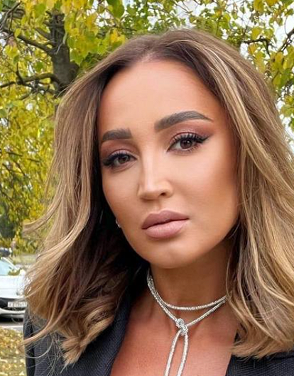 Не отвести глаз: Ольга Бузова похвасталась фигурой в бикини