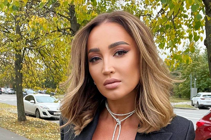 Не отвести глаз: Ольга Бузова похвасталась фигурой в бикини