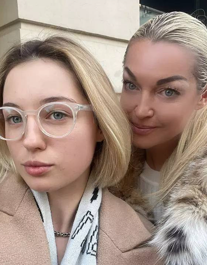 «Я стала ее злейшим врагом»: Анастасия Волочкова раскрыла правду об отношениях с единственной дочкой