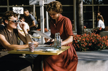 Винтаж в моде: кому подходят такие вещи и как их правильно выбирать