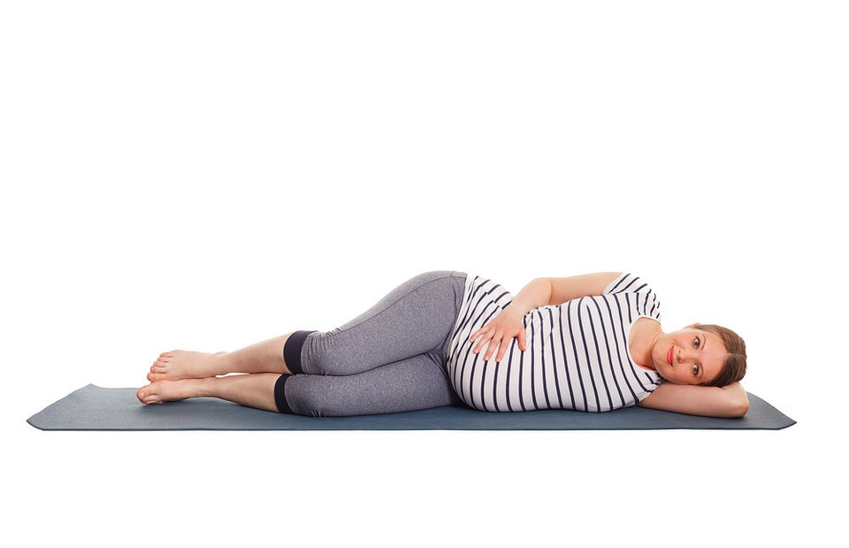 Йога для беременных: 11 упражнений для разных триместров