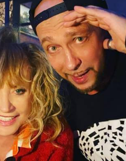 Обнажила бедра: модельер Гуляев выложил снимок помолодевшей Пугачевой