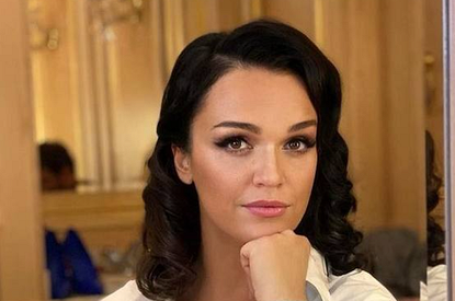 Певица Слава вышла на связь после госпитализации и озвучила свой диагноз